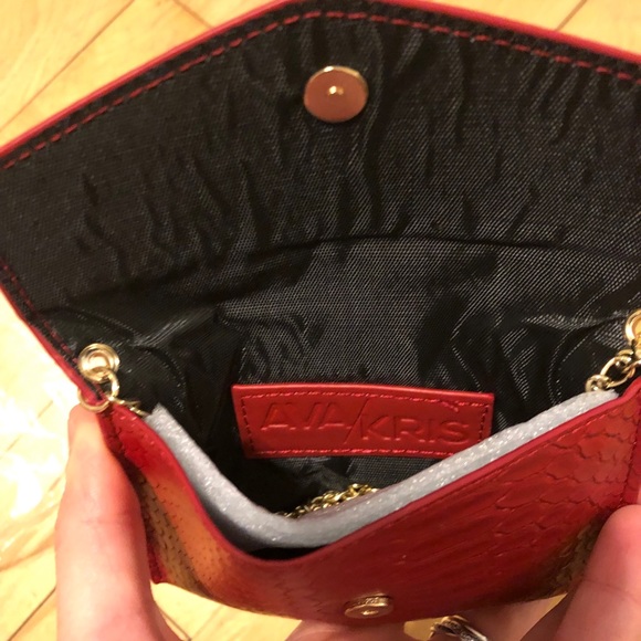 Red snake print Card carrying crossbody - Picture 4 of 4